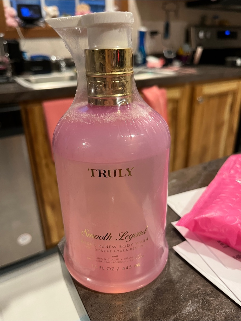 TRULY Smooth Legend Hydrating Body Wash - Pink